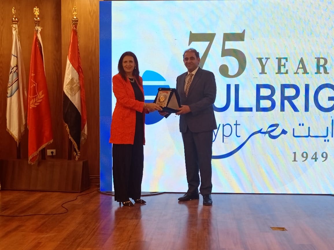 IMG 20250519 WA0001 هندسة عين شمس رئيس جامعة بورسعيد يستقبل المدير التنفيذي لهيئة فولبرايت موقع في الجامعة
