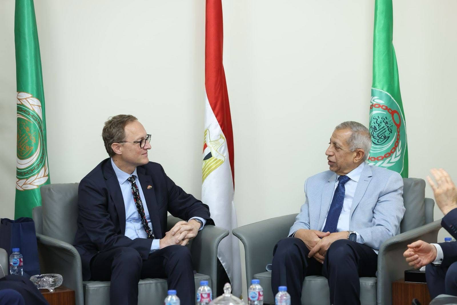 رئيس الأكاديمية العربية يستقبل سفير لاتفيا لبحث التعاون المشترك بفرع العلمين 1 رئيس الأكاديمية العربية يستقبل سفير لاتفيا لبحث التعاون المشترك بفرع العلمين