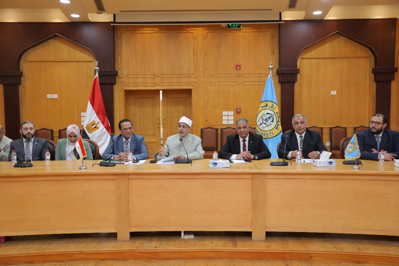 IMG 20250522 WA0057 جامعة الأزهر امتحانات جامعة الأزهر.. تعليمات جديدة من رئيس الجامعة لضمان راحة الطلاب موقع في الجامعة