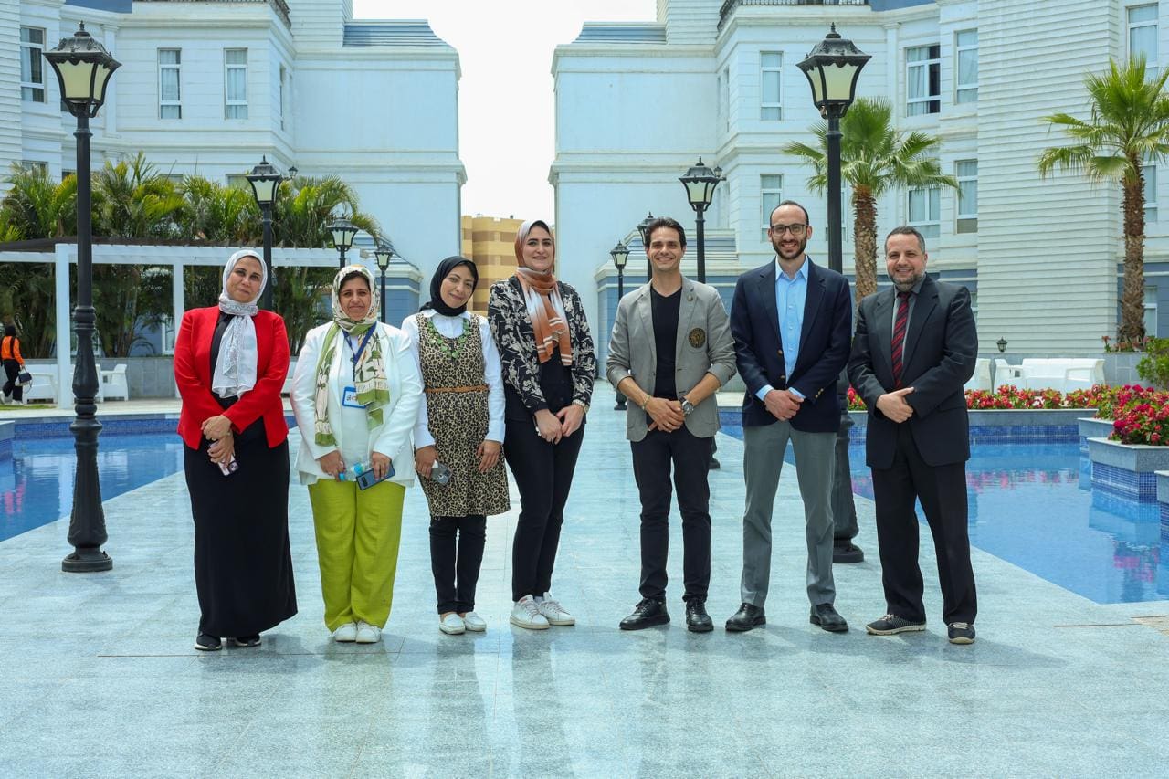 جامعة سيناء تنظم ورشة عمل بعنوان "كيف تبني مستقبلك" بكلية الصيدلة فرع القنطرة 1 IMG 20250523 WA0022 جامعة سيناء جامعة سيناء تنظم ورشة عمل بعنوان "كيف تبني مستقبلك" بكلية الصيدلة فرع القنطرة موقع في الجامعة