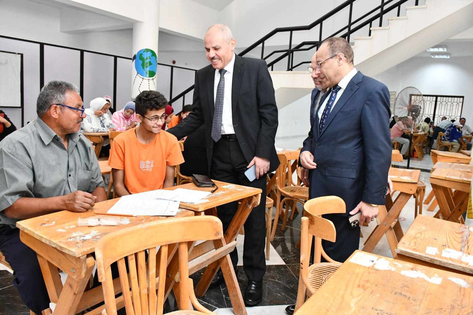 رئيس جامعة قناة السويس يوجه بتوفير الدعم الكامل للطلاب من ذوي الهمم وذويهم 