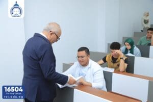 رئيس جامعة الريادة يشدد على العمداء بضرورة حضور أستاذ المادة للرد على استفسارات الطلاب أثناء الامتحان 4 رئيس جامعة الريادة يشدد على العمداء بضرورة حضور أستاذ المادة للرد على استفسارات الطلاب أثناء الامتحان