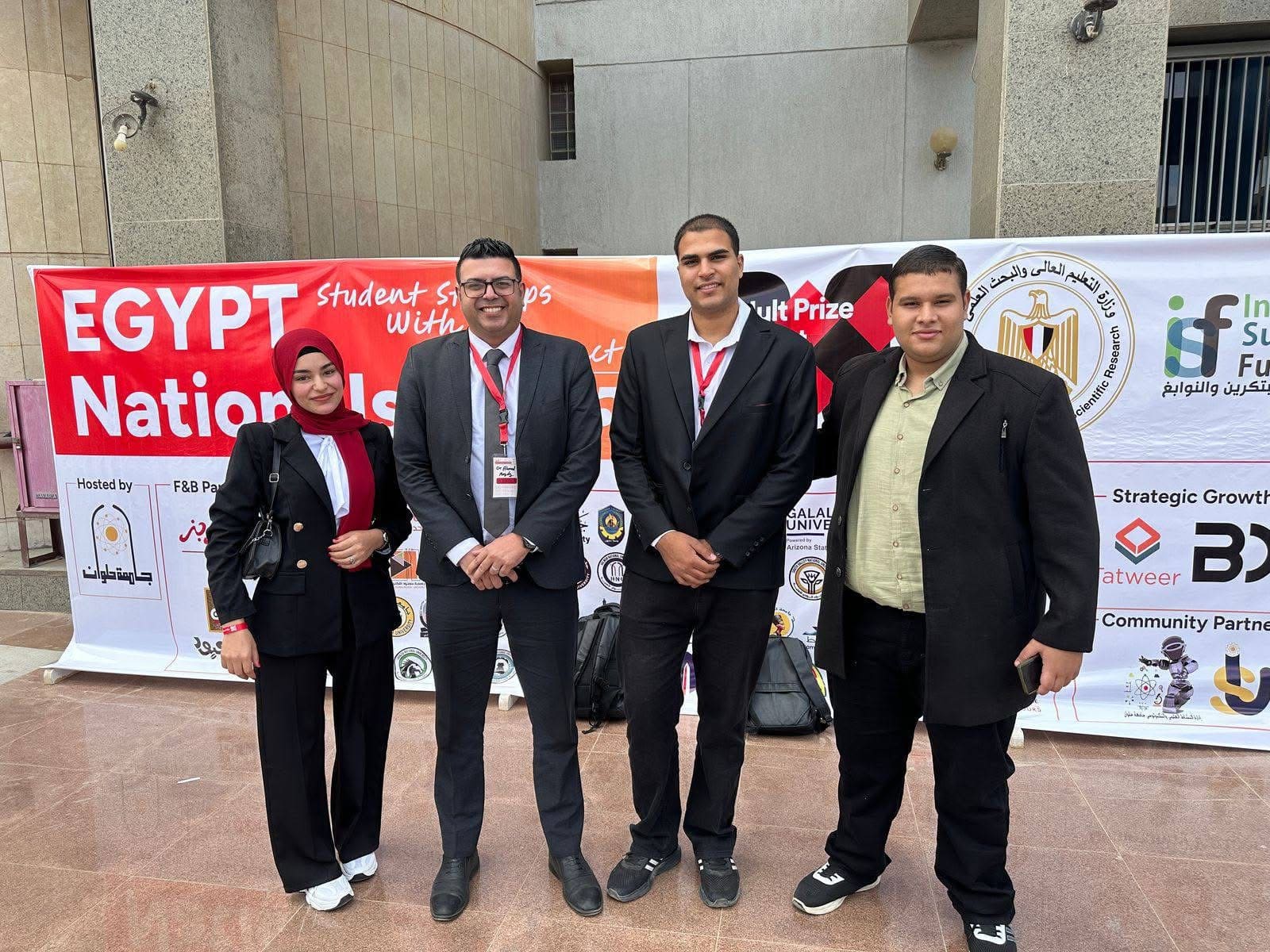 فريق طلابي من هندسة الذكاء الاصطناعي بجامعة الإسماعيلية الجديدة الأهلية يشارك في فعاليات Hult Prize