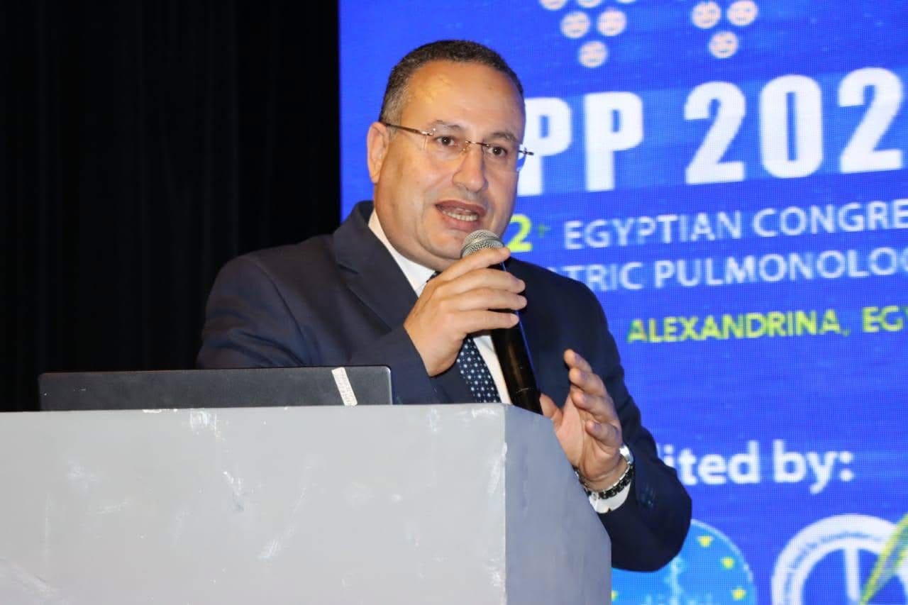 IMG 9453 رئيس جامعة الإسكندرية يشارك في فعاليات المؤتمر الثاني عشر للجمعية المصرية لأمراض صدر الأطفال موقع في الجامعة