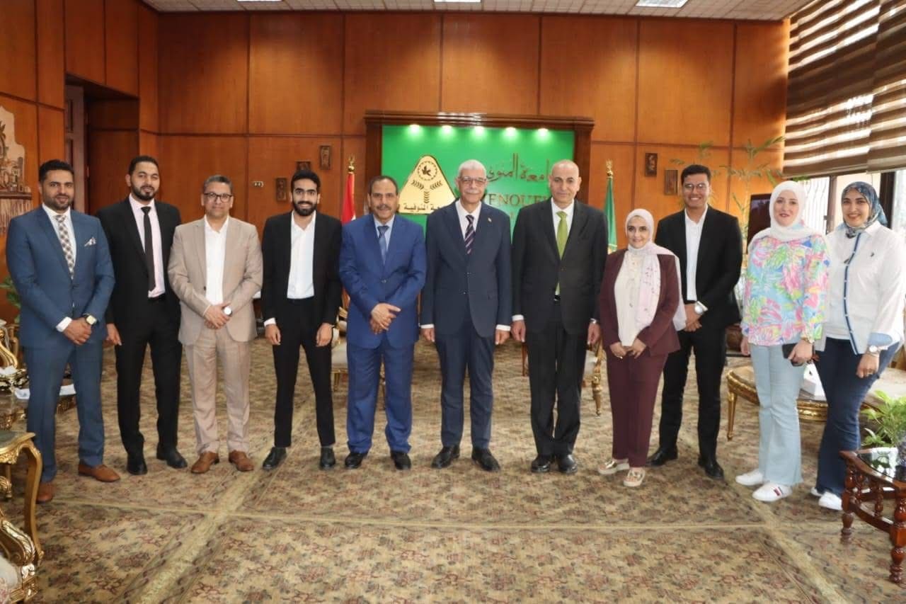 IMG 9684 جامعة المنوفية حصل على المركز الأول.. رئيس جامعة المنوفية يكرم فريق مشارك في المسابقة العالمية Hult Prize موقع في الجامعة