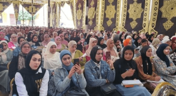 الغربية تدعم طلاب الثانوية العامة بقوافل مراجعة مجانية استعدادًا للامتحانات 1 قوافل مراجعة مجانية استعدادًا للامتحانات بالغربية