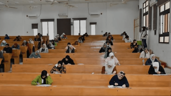 ممنوعات داخل اللجان تهدد مستقبل الطلاب.. ضوابط امتحانات الجامعات 2025 1 ضوابط امتحانات الجامعات 2025