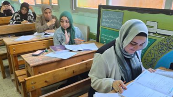 أسئلة الثانوية العامة 2025 تقترب من النماذج الاسترشادية.. والتعليم توضح التفاصيل 1 طلاب