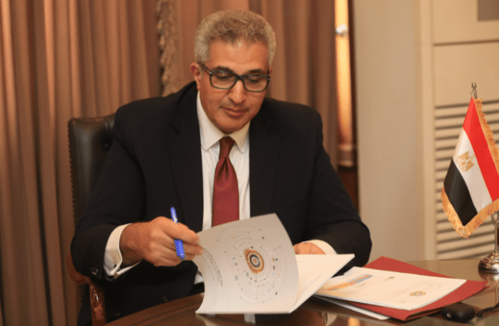 لرفع جودة التعليم في مصر .. أمين الأعلى للجامعات يكشف أهمية الإطار الموحد للتعليم العالي 1 الدكتور مصطفى رفعت أمين المجلس الأعلى للجامعات