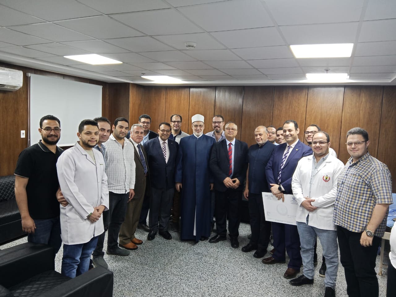 وكيل الأزهر يتفقد مستشفى سيد جلال الجامعي ويشيد بالخدمات الطبية التي تقدمها للمواطنين 1 d988c439 e54f 4c03 8789 94c41a1eb09a مستشفى سيد جلال وكيل الأزهر يتفقد مستشفى سيد جلال الجامعي ويشيد بالخدمات الطبية التي تقدمها للمواطنين موقع في الجامعة