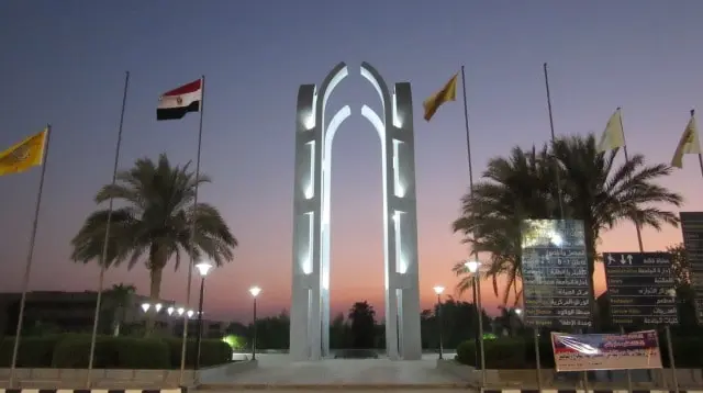 مستقبلك يبدأ هنا.. برنامج "تكنولوجيا تصنيع الملابس" بكلية الاقتصاد المنزلي جامعة حلوان 7 جامعة حلوان