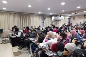 سباق اللحظات الأخيرة.. هل تنجح المدارس في انتزاع طلاب الثانوية من قبضة السناتر؟