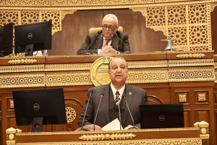بعد اقتراحه تحصيل 10 مليارات جنيه سنويًا لدعم المدارس.. من هو الدكتور نبيل دعبس؟ 1 بعد اقتراحه تحصيل 10 مليارات جنيه سنويًا لدعم المدارس.. من هو الدكتور نبيل دعبس؟