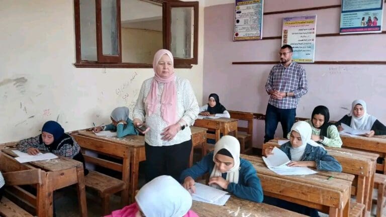 في ثاني أيام امتحانات الإعدادية 2025 ببني سويف.. الهواري: لا تهاون في الانضباط ولا مكان للمحمول داخل اللجان 4 1748767642648 فرانكفورت في ثاني أيام امتحانات الإعدادية 2025 ببني سويف.. الهواري: لا تهاون في الانضباط ولا مكان للمحمول داخل اللجان موقع في الجامعة