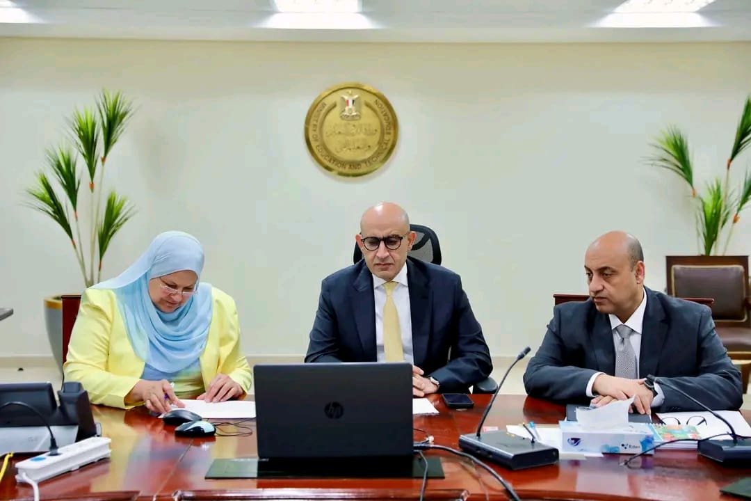 1748769040886 الإعدادية وزير التعليم من غرفة العمليات: متابعة دقيقة لامتحانات الدبلومات والإعدادية.. ولا تهاون مع الغش موقع في الجامعة