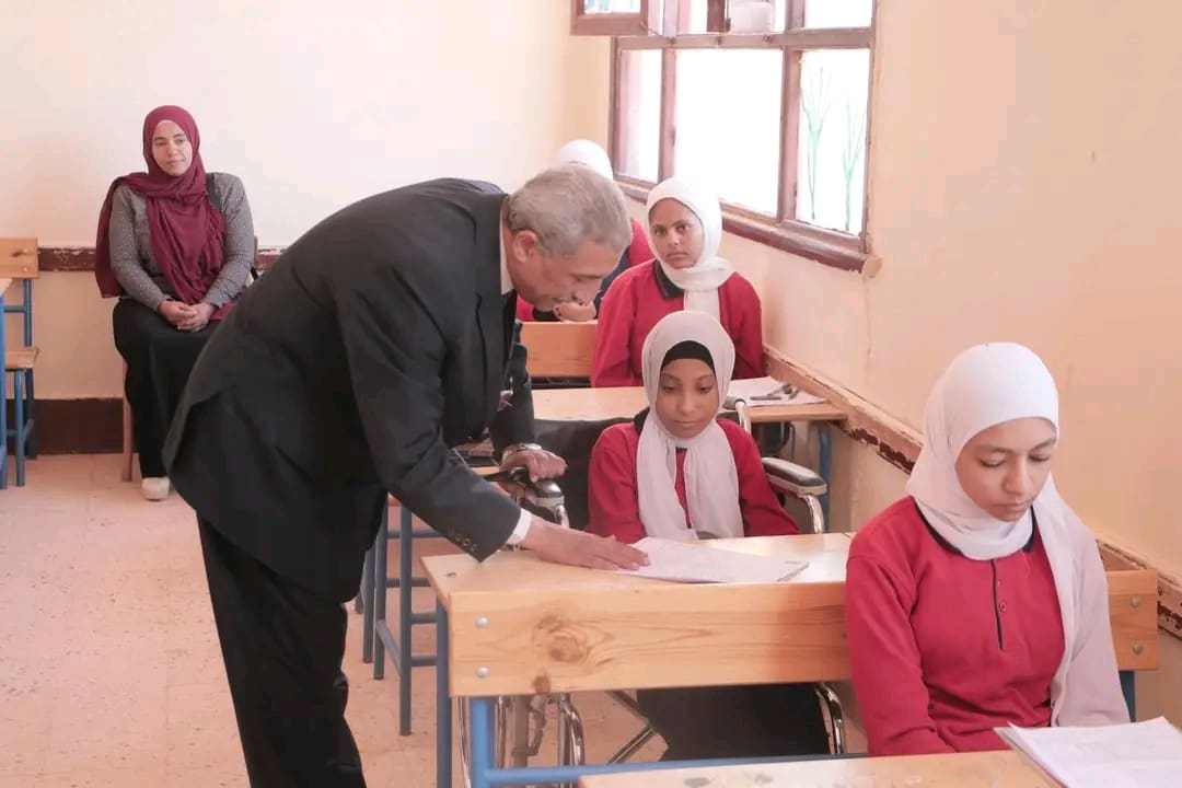 1748940633195 المنوفية وكيل تعليم الوادي يوجه بتسجيل بيانات البوكليت بدقة ويطمئن على سير الامتحانات موقع في الجامعة