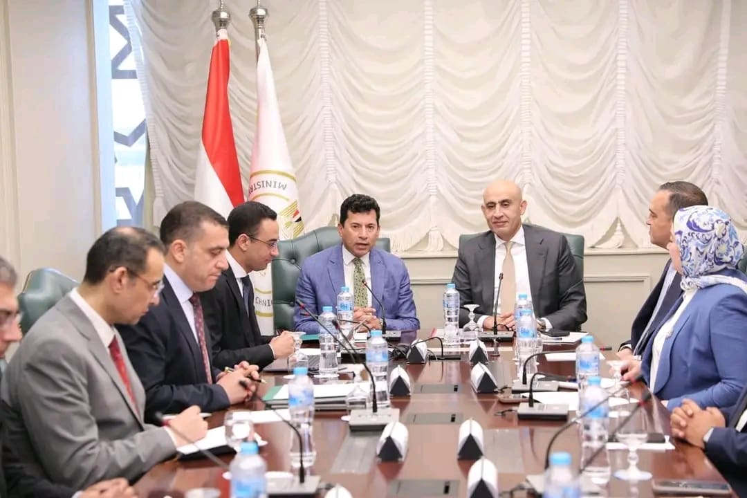1748955551284 الحسم وزيرا التعليم والرياضة يبحثان إطلاق دوري المدارس وتطوير المشروع القومي للياقة البدنية موقع في الجامعة