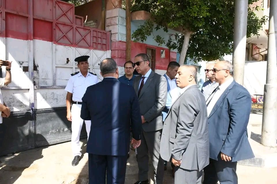 محافظ الفيوم يوجه بالمتابعة اللحظية لسير الامتحانات وربط غرفة العمليات الرئيسية بالتربية والتعليم 1 1749981676642 محافظ محافظ الفيوم يوجه بالمتابعة اللحظية لسير الامتحانات وربط غرفة العمليات الرئيسية بالتربية والتعليم موقع في الجامعة