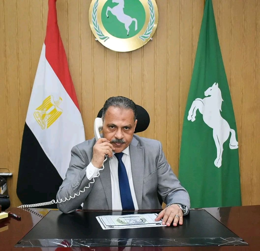 1750577453489 الشرقية محافظ الشرقية يهنئ أوائل الشهادة الإعدادية هاتفيًّا: فخور بكم وبإصراركم على التفوق موقع في الجامعة