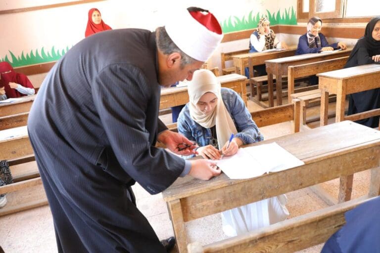 وسط تأمين مشدد.. طلاب الأزهر يؤدون امتحان الكيمياء في مختلف المحافظات اليوم 5 19 2023 638227012872252433 225 جامعة وسط تأمين مشدد.. طلاب الأزهر يؤدون امتحان الكيمياء في مختلف المحافظات اليوم موقع في الجامعة