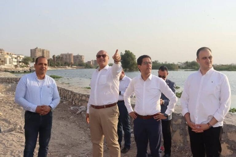 محافظ القليوبية ورئيس جامعة بنها يتفقدان ممشى أهل مصر المرحلة (د) 23 محافظ القليوبية ورئيس جامعة بنها يتفقدان ممشى أهل مصر المرحلة (د)