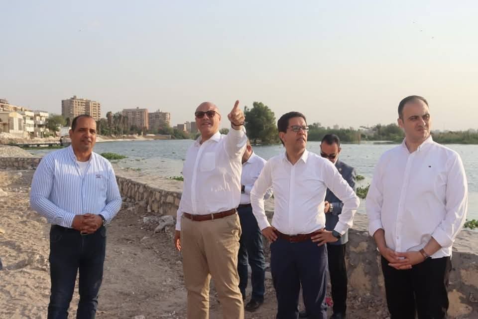 محافظ القليوبية ورئيس جامعة بنها يتفقدان ممشى أهل مصر المرحلة (د)