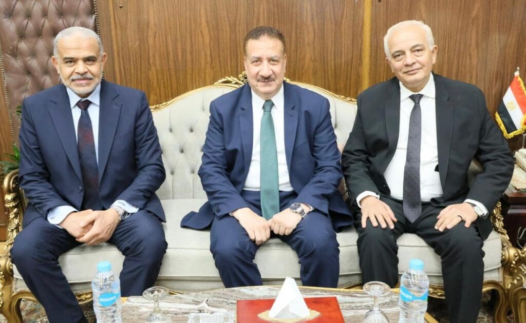 محافظ المنوفية يلتقى وفد جامعة الريادة لبحث أوجه التعاون وتعزيز الشراكة لدعم خطط التنمية المستدامة