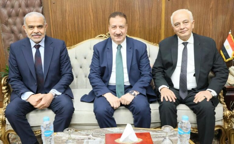 محافظ المنوفية يلتقى وفد جامعة الريادة لبحث أوجه التعاون وتعزيز الشراكة لدعم خطط التنمية المستدامة 4 محافظ المنوفية يلتقى وفد جامعة الريادة لبحث أوجه التعاون وتعزيز الشراكة لدعم خطط التنمية المستدامة