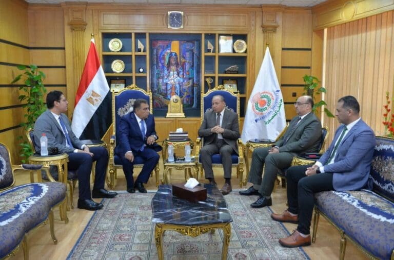 محافظ الدقهلية يزور جامعة المنصورة لحضور مناقشة رسالة دكتوراه بكلية الحقوق 9 FB IMG 1749920617419 روشتة محافظ الدقهلية يزور جامعة المنصورة لحضور مناقشة رسالة دكتوراه بكلية الحقوق موقع في الجامعة