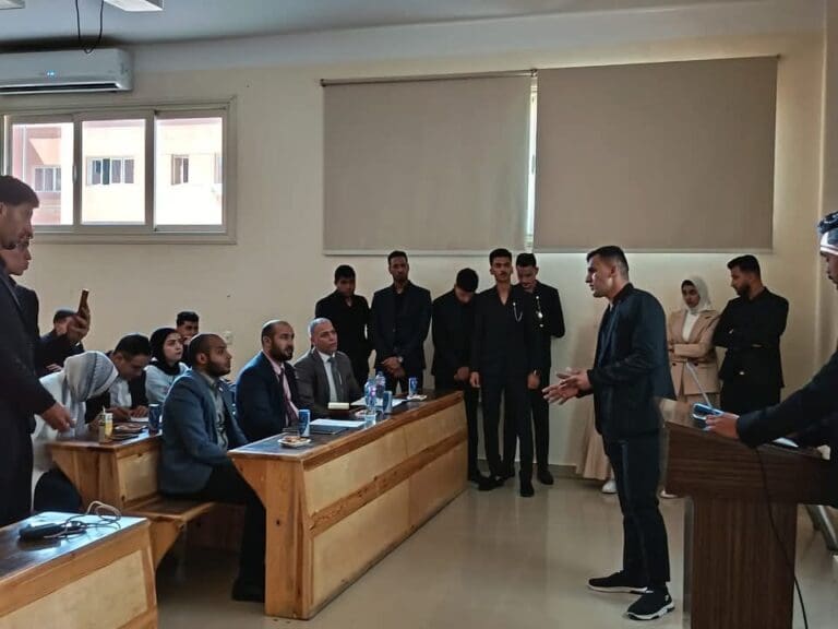 جامعة القاهرة الجديدة التكنولوجية تناقش مشروعات تخرج الفرقة الثانية ببرنامج الطاقة المتجددة 4 FB IMG 1750514303648 امتحان اللغة العربية جامعة القاهرة الجديدة التكنولوجية تناقش مشروعات تخرج الفرقة الثانية ببرنامج الطاقة المتجددة موقع في الجامعة