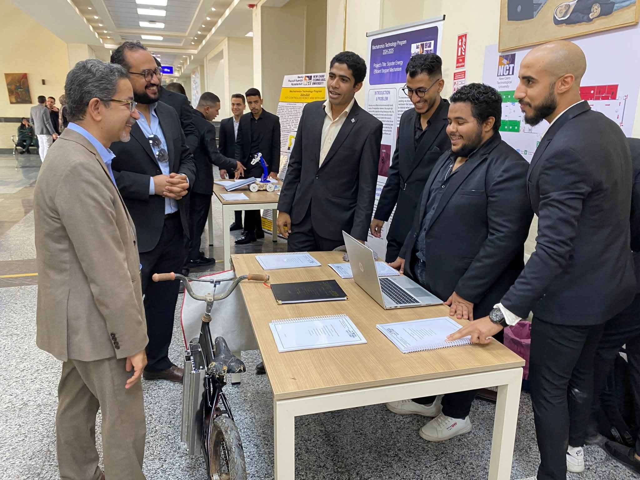 FB IMG 1750585426581 طلاب طلاب برنامج الميكاترونكس بجامعة القاهرة الجديدة التكنولوجية يعرضون مشروعات تخرجهم موقع في الجامعة