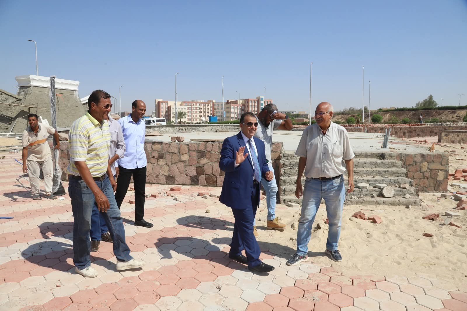 FB IMG 1751275262621 جامعة النيل رئيس جامعة جنوب الوادي يتابع المشروعات التطويرية ويشدد على تعزيز كفاءة الأمن الجامعي موقع في الجامعة