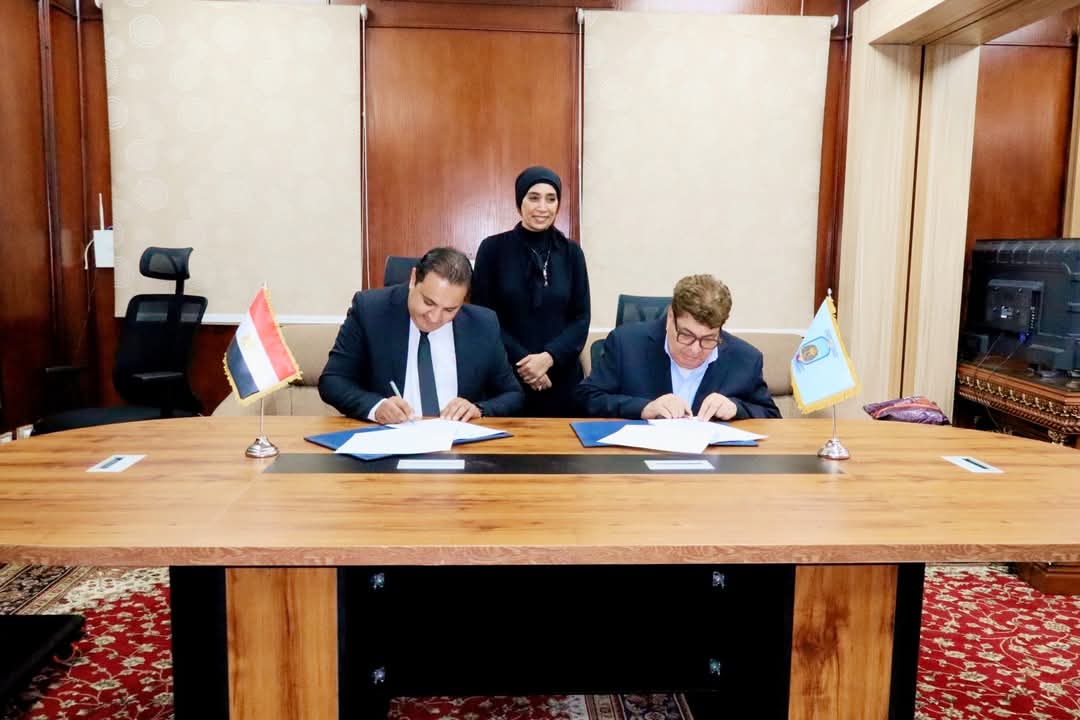 FB IMG 1751296452812 جامعة الأقصر اتفاقية تعاون بين كلية السياحة والفنادق بجامعة الأقصر وجمعية الحفاظ على السياحة الثقافية موقع في الجامعة