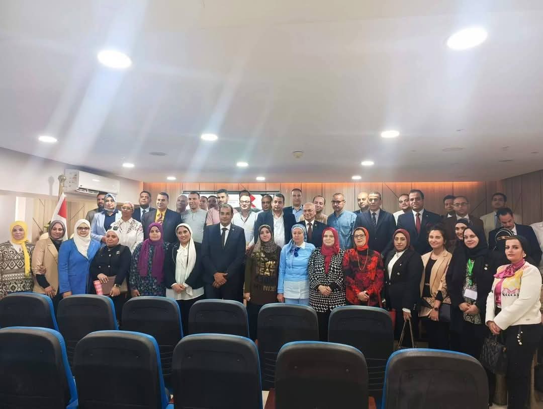 IMG 20250601 WA0049 جامعة العاصمة جامعة حلوان تشارك فى اجتماع تطوير منظومة الطلاب الوافدين ضمن فعاليات المبادرة الوطنية ادرس في مصر موقع في الجامعة