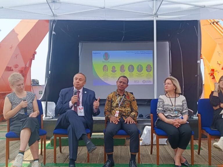 مصر تشارك في بناء القدرات ونقل التكنولوجيا لأفريقيا ضمن مؤتمر الأمم المتحدة للمحيط بفرنسا 8 IMG 20250613 WA0028 التعليم مصر تشارك في بناء القدرات ونقل التكنولوجيا لأفريقيا ضمن مؤتمر الأمم المتحدة للمحيط بفرنسا موقع في الجامعة
