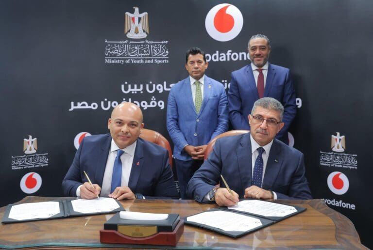وزير الشباب يشهد توقيع بروتوكول تعاون مع ڤودافون مصر 4 IMG 20250615 WA0011 1 وزير الشباب والرياضة وزير الشباب يشهد توقيع بروتوكول تعاون مع ڤودافون مصر موقع في الجامعة