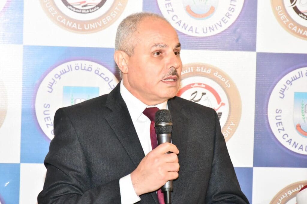 رئيس جامعة قناة السويس