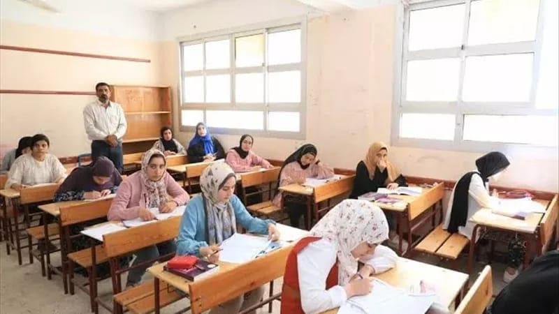تعليم مطروح تحذر طلاب الثانوية وأولياء الأمور من حيازة الهاتف داخل اللجان: تهديد للمستقبل وعقوبات مغلظة 1 IMG 20250622 WA0015 تعليم تعليم مطروح تحذر طلاب الثانوية وأولياء الأمور من حيازة الهاتف داخل اللجان: تهديد للمستقبل وعقوبات مغلظة موقع في الجامعة