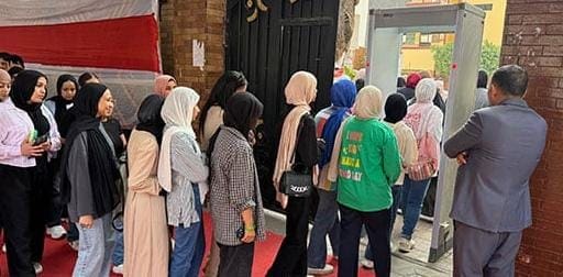 وسط إجراءات مشددة.. بدء توافد طلاب الثانوية العامة إلى اللجان لأداء امتحان اللغة الأجنبية الأولى 2 IMG 20250622 WA0016 2 الثانوية وسط إجراءات مشددة.. بدء توافد طلاب الثانوية العامة إلى اللجان لأداء امتحان اللغة الأجنبية الأولى موقع في الجامعة
