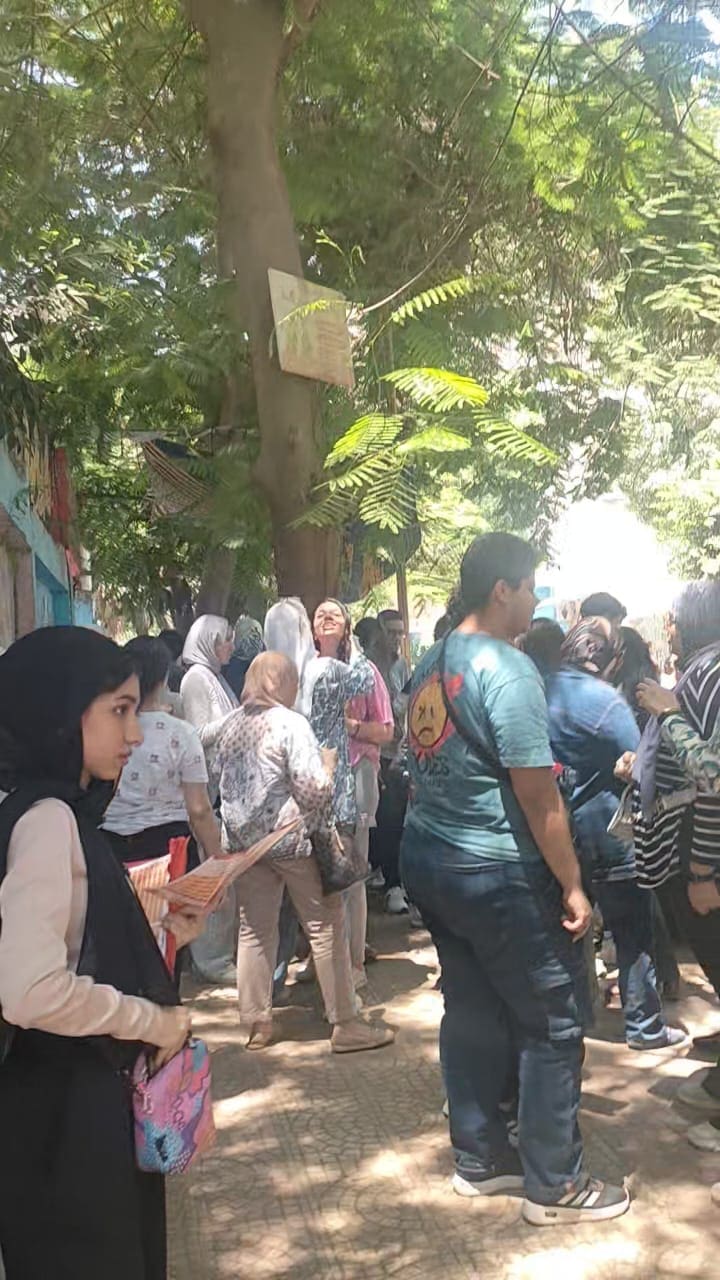 آراء متباينة لطلاب الثانوية بلجان الدقي حول امتحان اللغة العربية: الأسئلة مركبة والوقت لا يكفي 3 IMG 20250622 WA0082 الشهادة آراء متباينة لطلاب الثانوية بلجان الدقي حول امتحان اللغة العربية: الأسئلة مركبة والوقت لا يكفي موقع في الجامعة