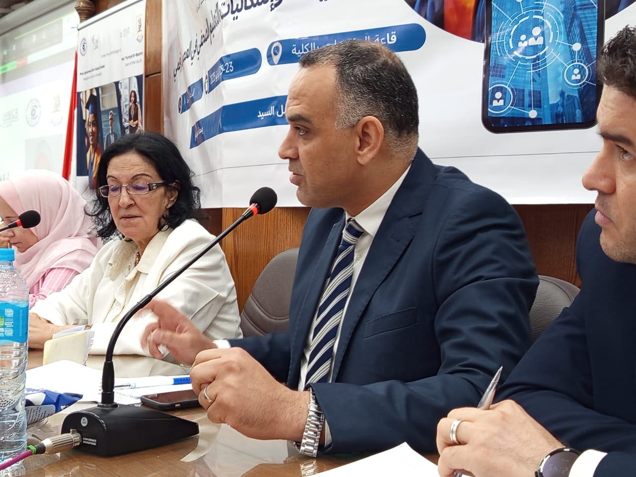 IMG 20250625 WA0277 طلاب ملتقى صحافة القاهرة يناقش مستقبل التعليم الإعلامي في ظل الثورة الرقمية: دعوات لدمج المهارات المتطورة والأخلاقيات موقع في الجامعة