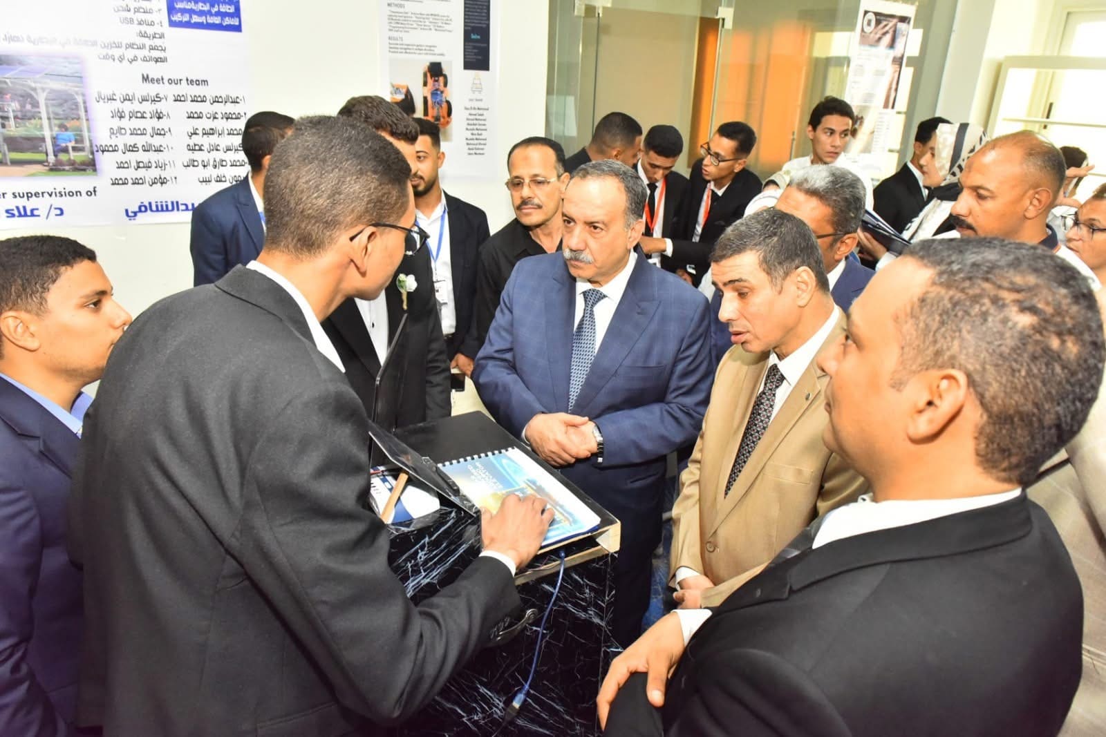 IMG 3758 محافظ محافظ أسيوط يفتتح معرض مشروعات تخرج طلاب الفرقة الثانية بجامعة أسيوط الجديدة التكنولوجية موقع في الجامعة