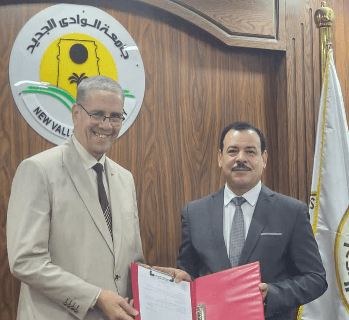 تكليف حمدي رشوان أمينًا عامًا لجامعة الوادي الجديد