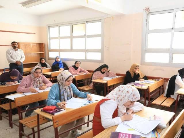 كيف تنظم وقتك بذكاء خلال امتحانات الثانوية العامة 2025؟.. 7 نصائح ذهبية من خبراء 15 images 3 وزير الشباب والرياضة كيف تنظم وقتك بذكاء خلال امتحانات الثانوية العامة 2025؟.. 7 نصائح ذهبية من خبراء موقع في الجامعة