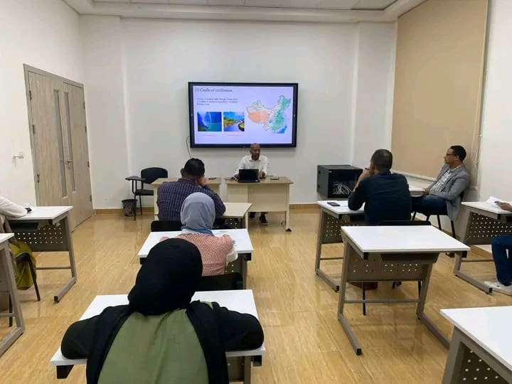 ورشة علمية بجامعة طيبة التكنولوجية تستعرض التجربة الصينية في الصناعات الخشبية المستدامة