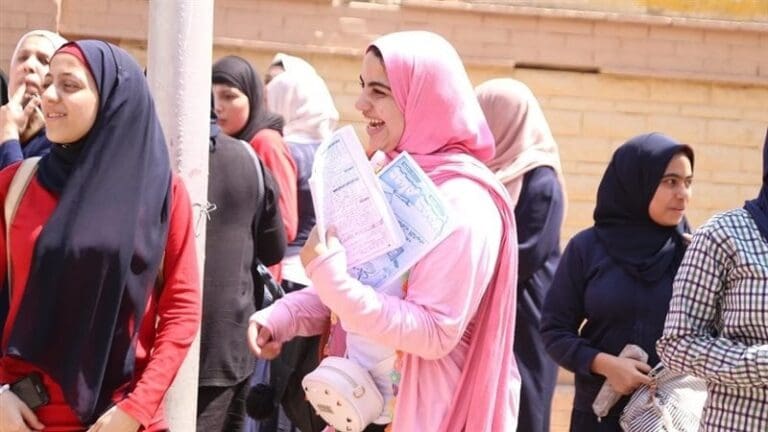 ثلاثية امتحانات تُنهي ماراثون الثانوية العامة.. أجواء حماسية في لجان الدقي 7 1751703286642 2 جامعة ثلاثية امتحانات تُنهي ماراثون الثانوية العامة.. أجواء حماسية في لجان الدقي موقع في الجامعة