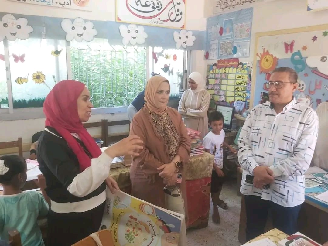 1751890961261 معلم مدير تعليم مطروح تتابع الأنشطة المكتبية الصيفية بطارق بن زياد موقع في الجامعة