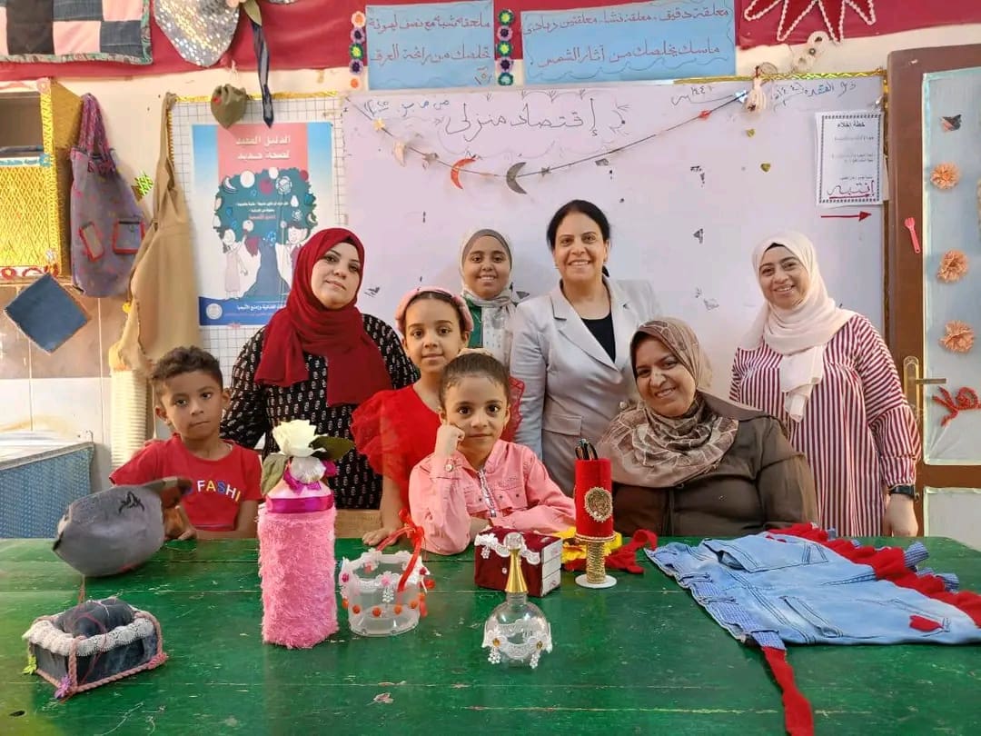 لإعادة استخدام الأقمشة.. ورش عمل للطلاب خلال الإجازة الصيفية بالوادي الجديد 1 1751959105166 عمل لإعادة استخدام الأقمشة.. ورش عمل للطلاب خلال الإجازة الصيفية بالوادي الجديد موقع في الجامعة