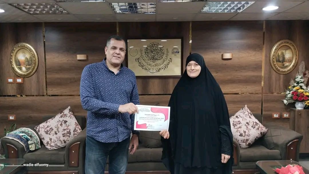 1752406355264 نادي وفاءً لعطاء سنوات.. تعليم دميـــاط يكرم عائشة الأكيابي المعاون المالي للمديرية موقع في الجامعة