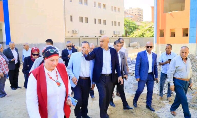 وزير التعليم يتفقد مواقع إنشائية لعدد من المدارس الجديدة بالمرج 7 1752575012314 الهواري وزير التعليم يتفقد مواقع إنشائية لعدد من المدارس الجديدة بالمرج موقع في الجامعة